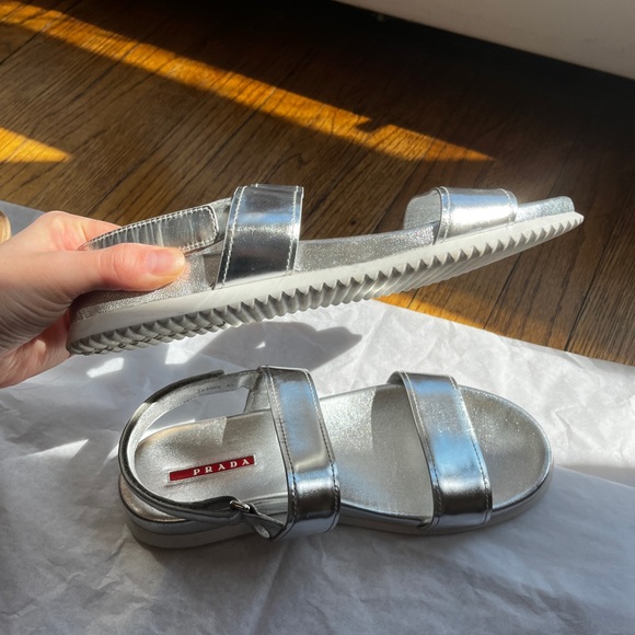 Metallic silver chrome PRADA slingback sandals - Picture 3 of 6